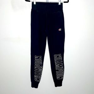 Champion Reverse Weave Skinny Sweatpants in Black